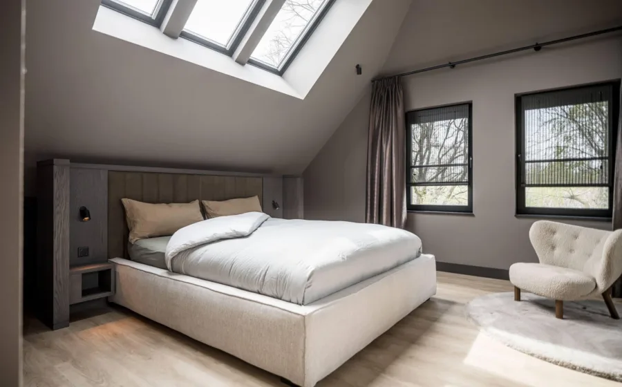 Zonnelux Décoration de fenêtre : combinaison de stores enrouleurs en bois tissé et de rideaux occultants pour la chambre à coucher