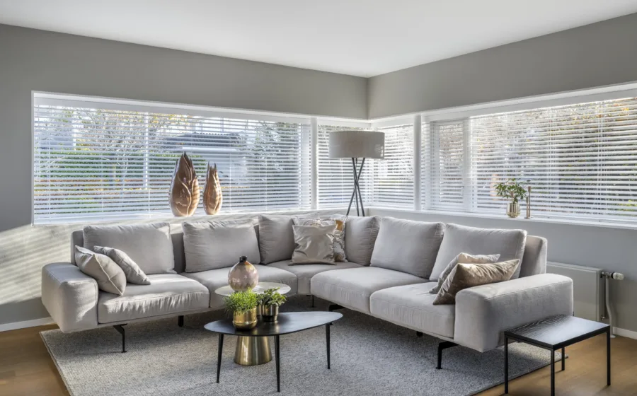 Zonnelux Décoration de fenêtre : stores vénitiens clairs pour un look luxueux dans le salon