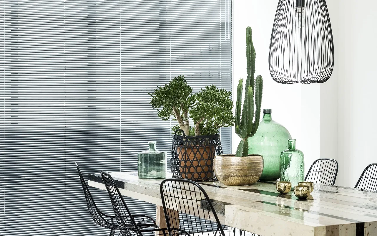 Groene aluminium jaloezieën