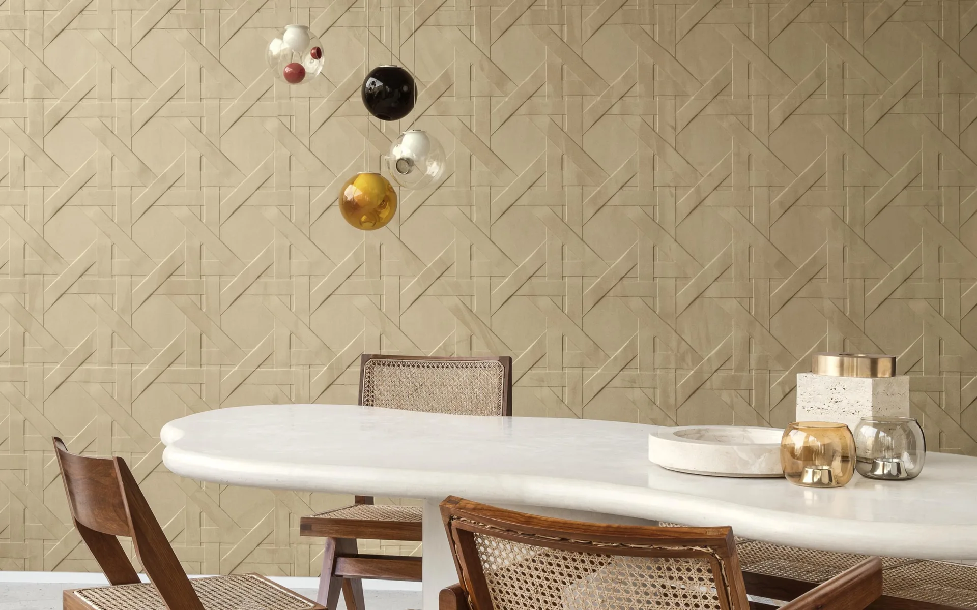 Behang Arte Spectra patroon bruin eetkamer staand