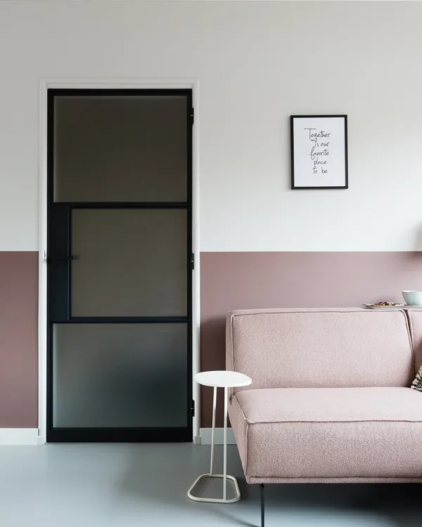 Modern strakke woonstijl in de woonkamer