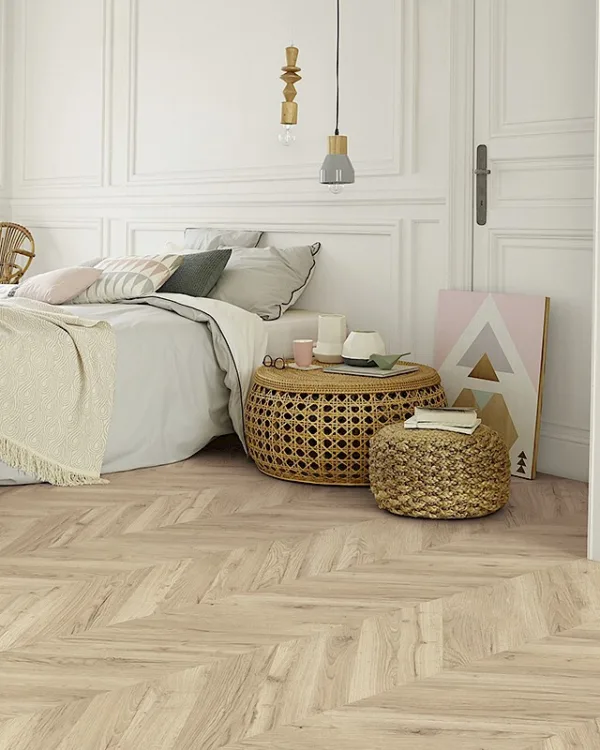 Slaapkamer met een visgraat vloer van Tarkett