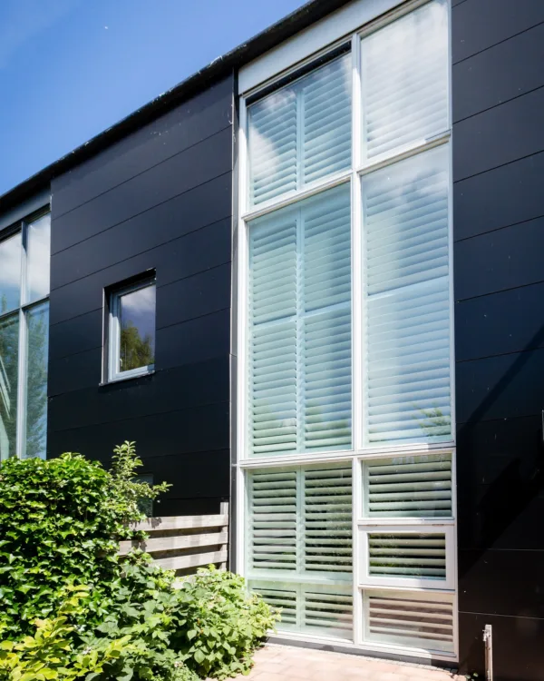 Shutters vanaf de buitenkant te zien