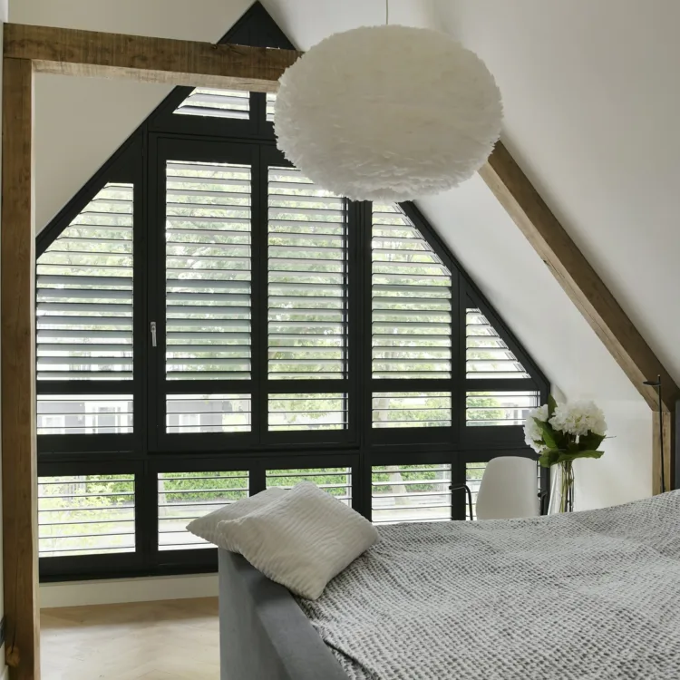 Shutters in antraciet kleur