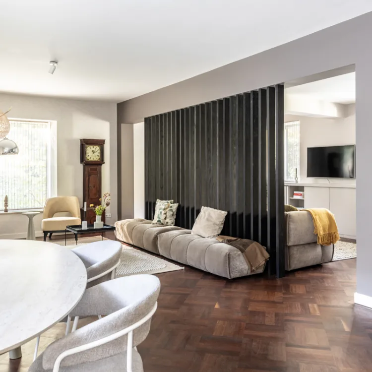 Tijdloze klassieke woonstijl in woonkamer