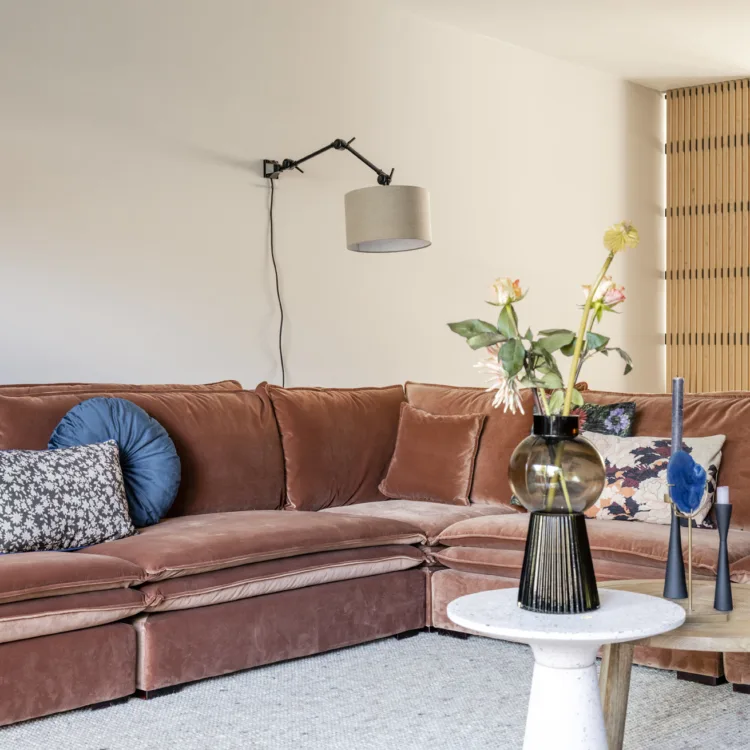 Warm Kleurrijk woonkamer bij Aanhuis