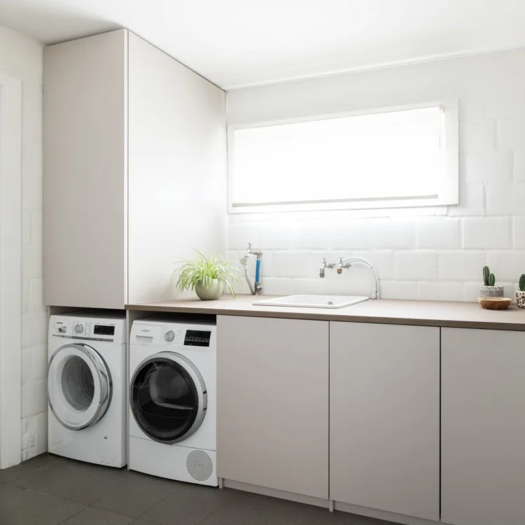 Wasmachinekast op maat voor de wasplaats, make-over Woongeluk