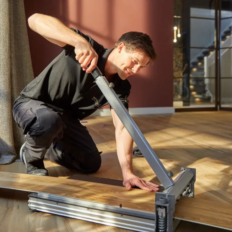 Vloer laten leggen door de vakmensen van Aanhuis.be